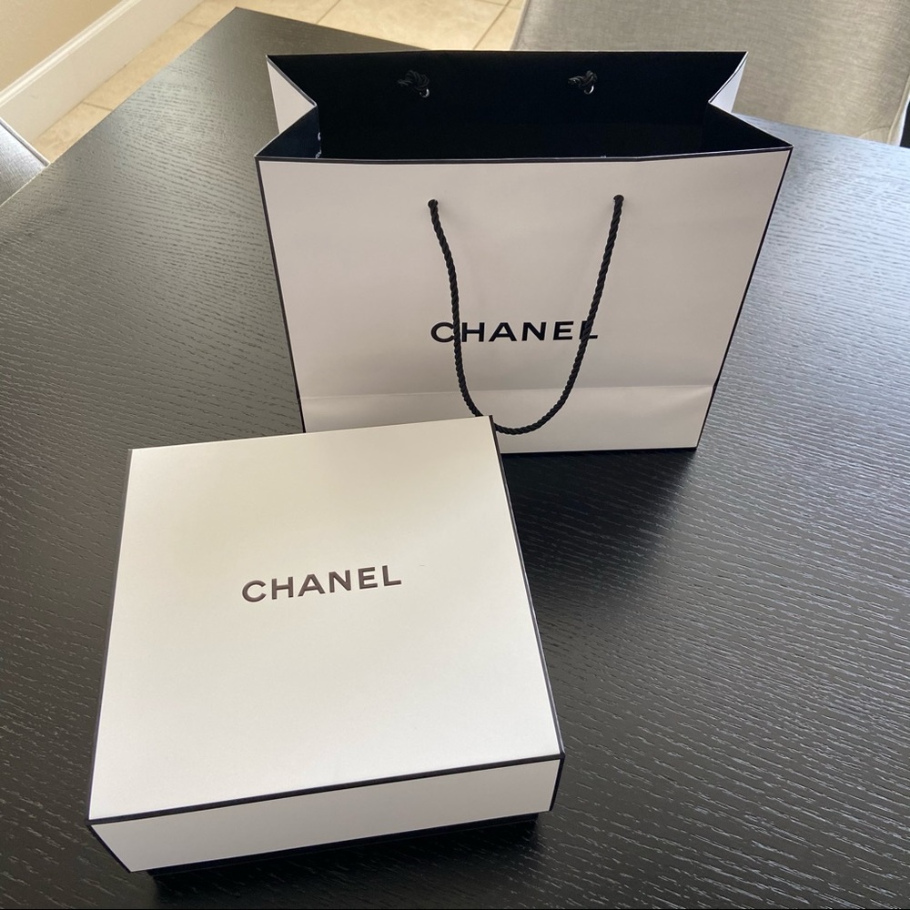 COPY - CHANEL Gift Box and Bag Set White